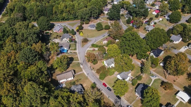 Building Photo - 621 Park Cir