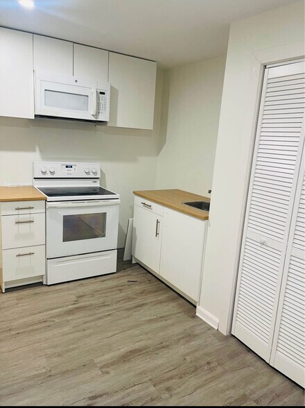 Building Photo - 138 Limestone Way