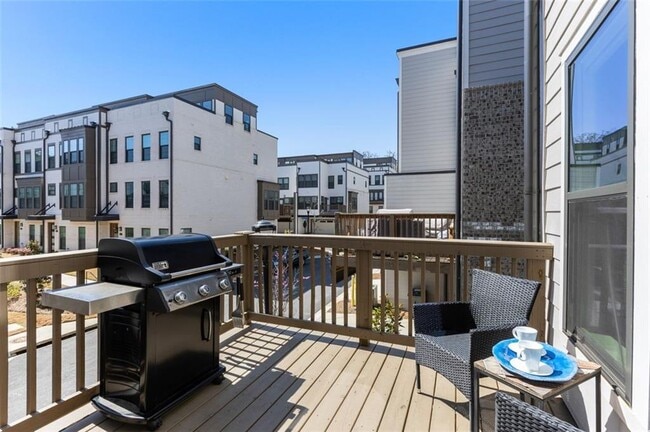 Building Photo - 2145 Burnside Dr NW