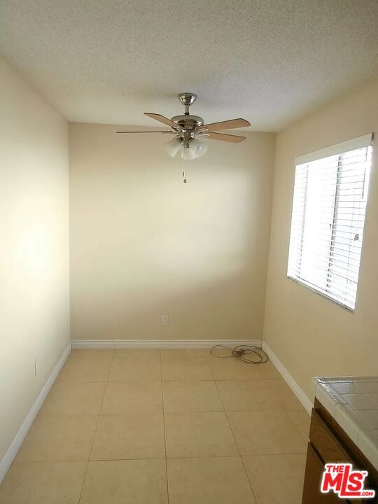 Building Photo - 1711 Grismer Ave