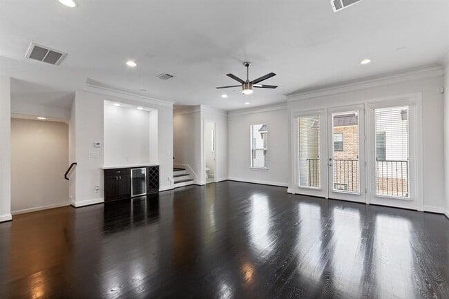Building Photo - 1525 Johnson St