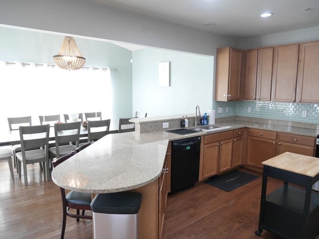 Building Photo - Modern 5-Bedroom Home in Easton – Offered Furnished or Unfurnished