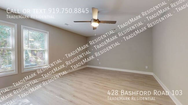 Building Photo - Modern, Renovated 4 bedroom Townhome