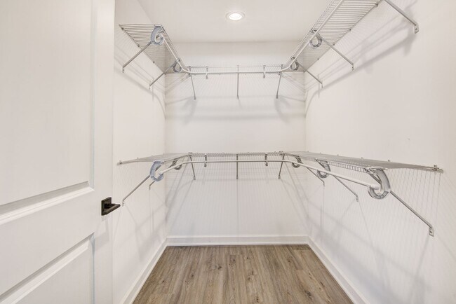 Building Photo - 2494 Cedarwood Ln