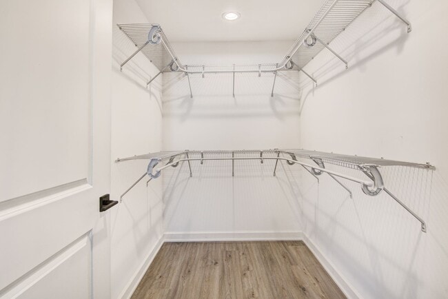 Building Photo - 3 Bedroom Town Home