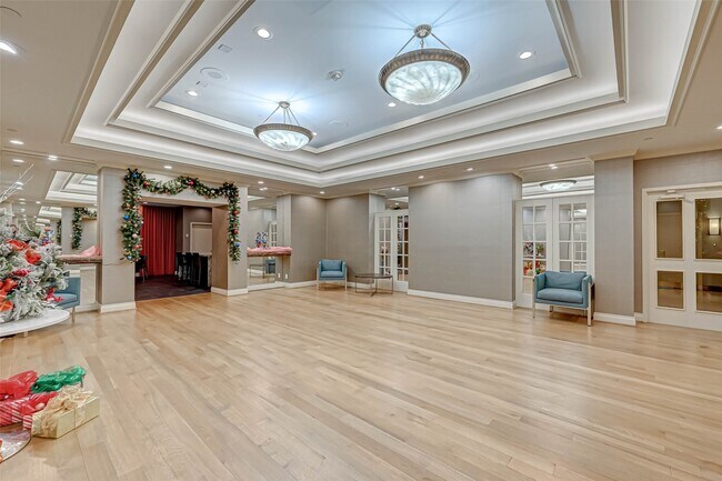 Building Photo - 2001 Holcombe Blvd