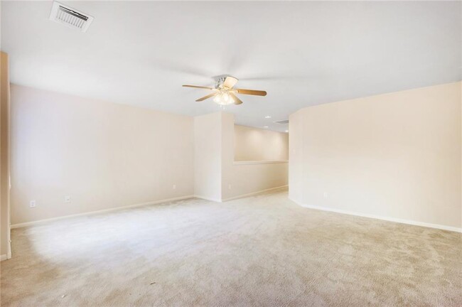 Building Photo - 2205 Independence Dr