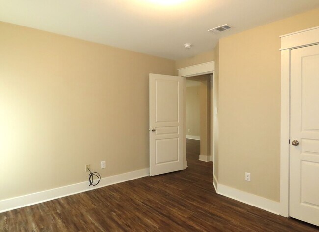 Building Photo - South Tyler! Stunning 5 Bedroom, 3.5 Bath ...