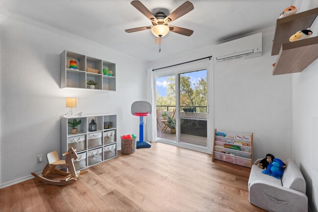 Building Photo - beautifully upgraded 2-bedroom, 1-bath condo in the highly desirable Bench Mark Villas Community