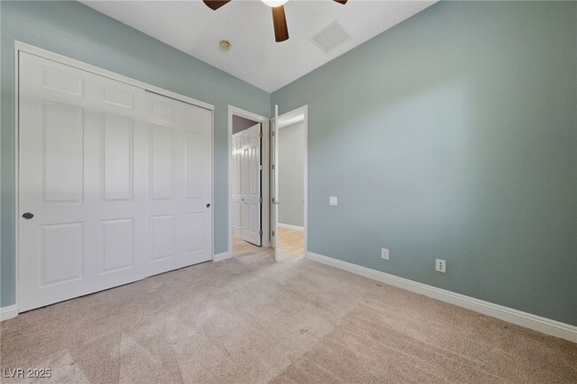 Building Photo - 916 Viscanio Pl