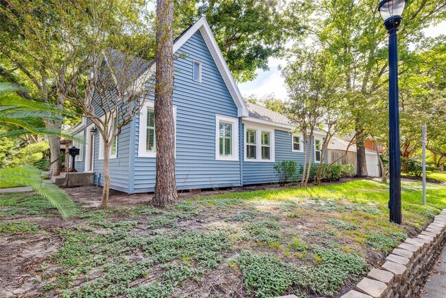 Building Photo - 6204 Kirby Dr