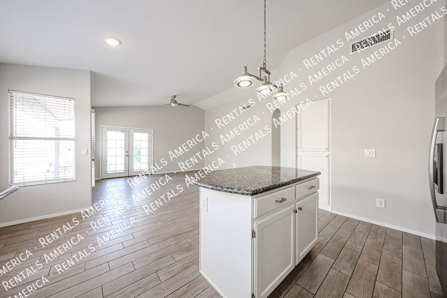 Building Photo - 153 S Garnet Rd