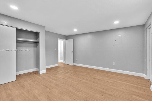 Building Photo - 163 NW 40th St