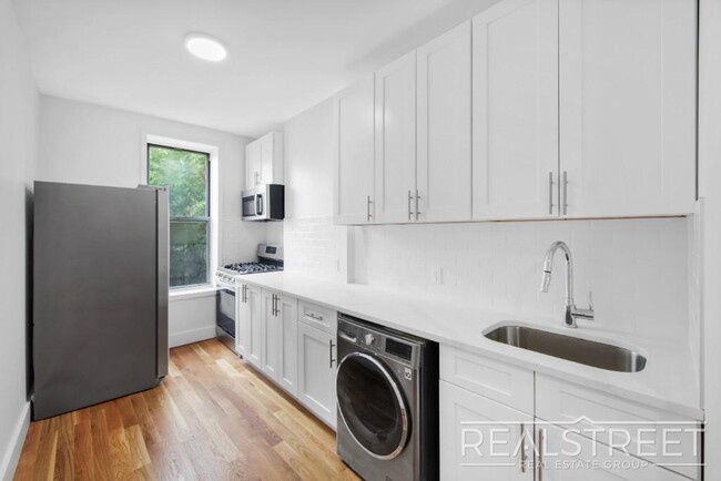 Building Photo - BRAND NEW 3 BED 2 Bath in Bushwick!