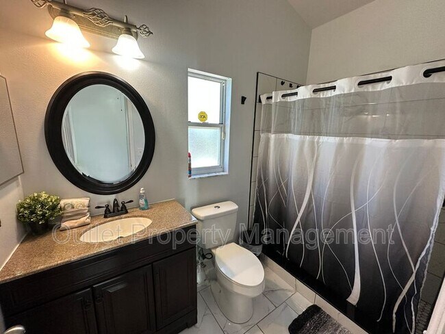 Building Photo - 645 Majesty Dr