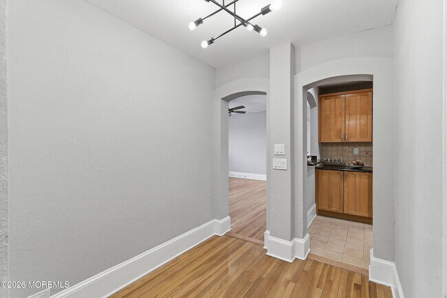 Building Photo - 400 Deal Lake Dr