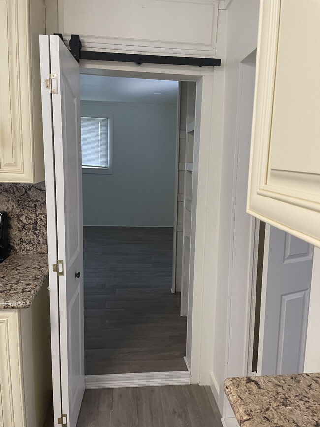 Building Photo - 2422 Stafford St