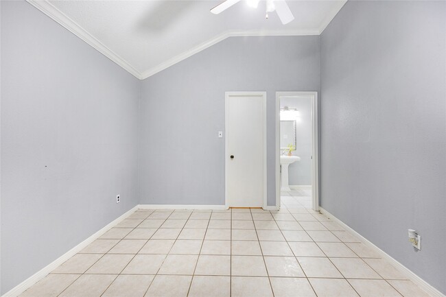 Building Photo - 11514 Gullwood Dr