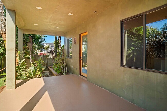 Building Photo - Carlsbad Blvd