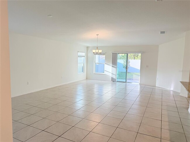 Building Photo - 13049 Thatch Palm Wy