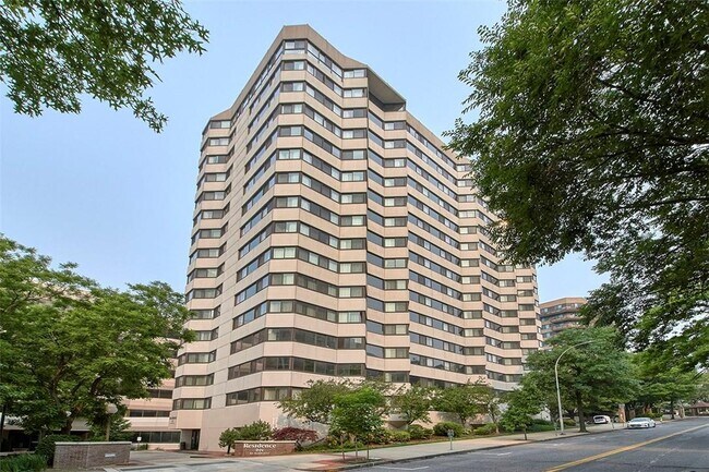 Building Photo - 5 Barker Ave
