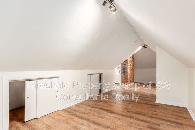 Building Photo - 865 Old Leonard Ave