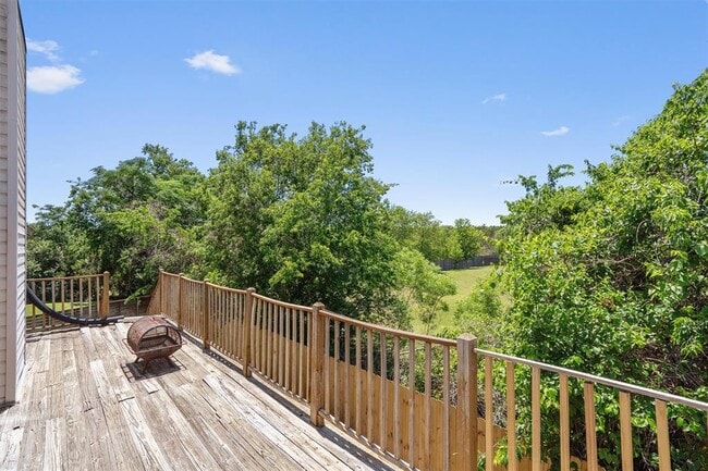 Building Photo - 201 Covala Dr