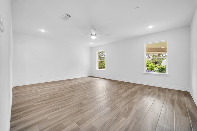 Building Photo - 11314 Williamsburg Dr