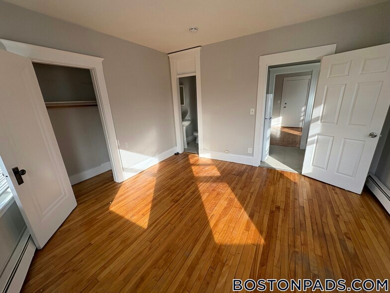 Building Photo - 2 Kingsley Terrace