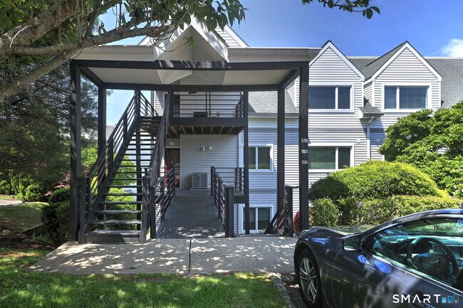 Building Photo - 1128 Windward Rd