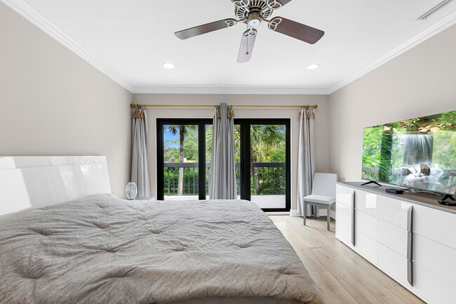 Building Photo - 11397 Pond View Dr