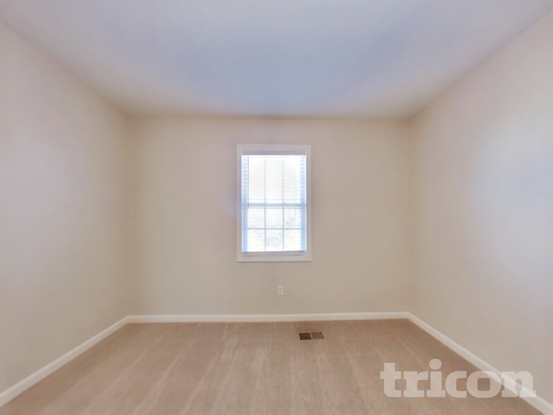 Building Photo - 27 Fairview Way