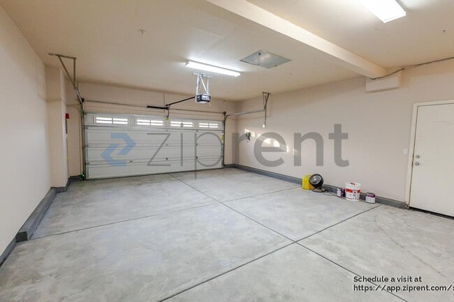 Building Photo - 681 Ringneck Ct