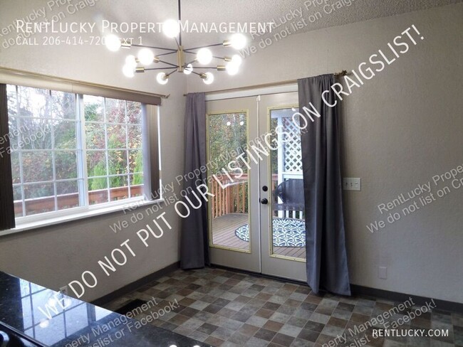 Building Photo - GREAT NEW PRICE! Super Cute 2-Bedroom Uppe...