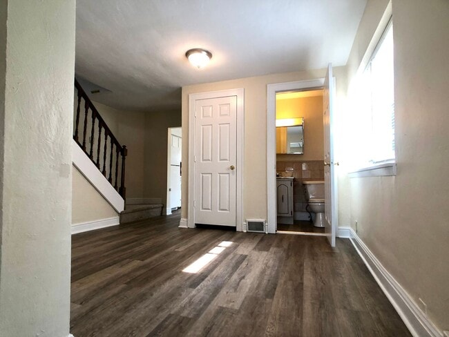 Building Photo - Mt Washington, 2 Bed 1.5 Bath House with Parking, A/C, Patio and More!