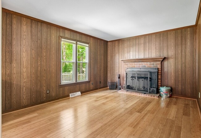 Building Photo - $2,500 / 3 br / 3 ba / 1,750 sqft