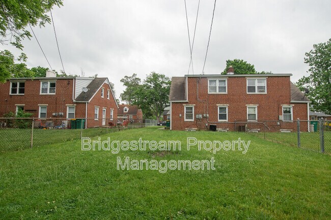 Building Photo - 809 Winston Dr