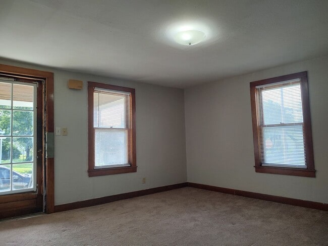 Building Photo - Charming 1-Bedroom Rental in the Heart of ...