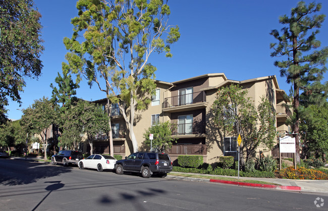 vista real apartments granada hills