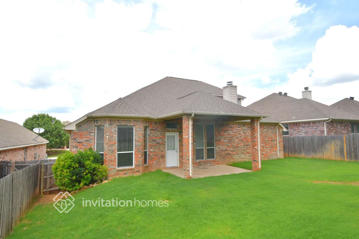 Building Photo - 113 Singletree Ln