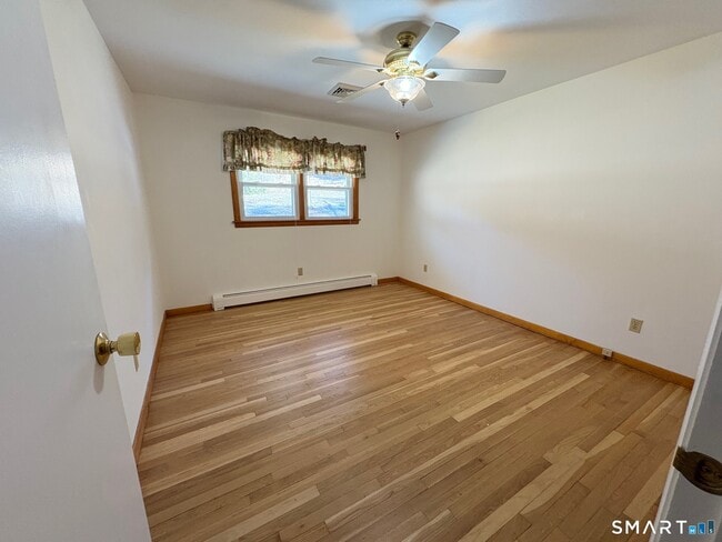 Building Photo - 967 Derby-Milford Rd