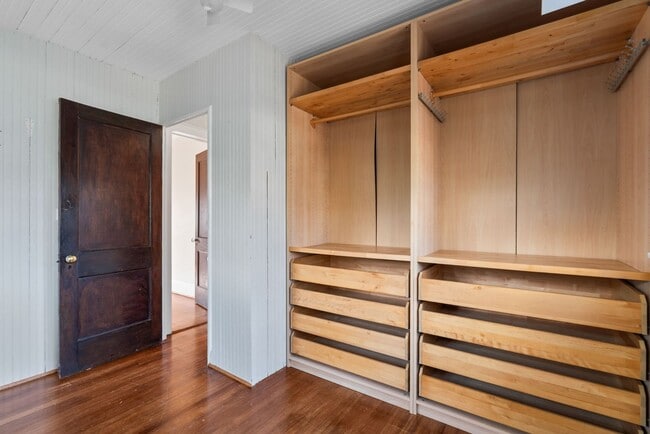 Building Photo - 3 Bed 2.5 Bath - Takoma Park Craftsman - Spacious Rear Deck