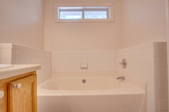 Building Photo - Lakefront Living in Gulf Breeze – Spacious...