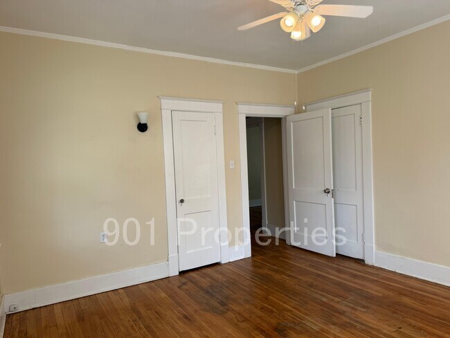 Building Photo - 1055 S Cox St