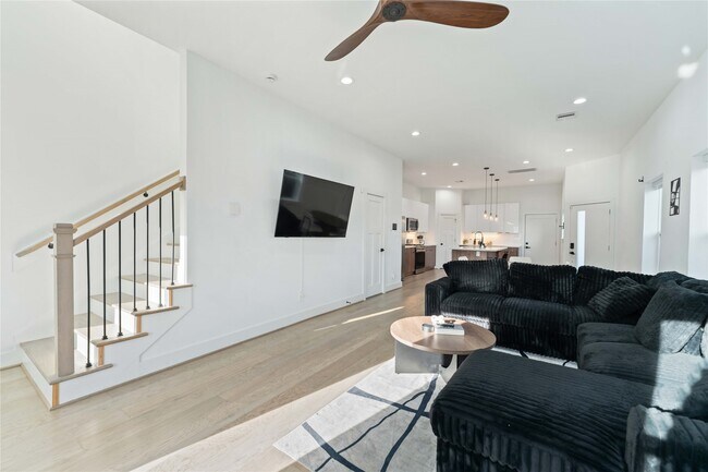 Building Photo - 3034 Gray St