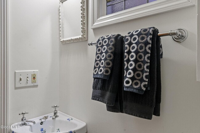 Building Photo - 69 Union Ave