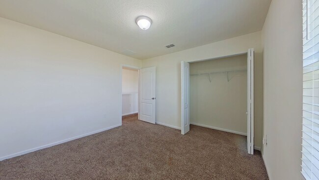 Building Photo - Gorgeous 5 Bedroom Home in Alta Lakes!