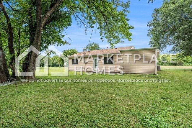 Building Photo - 4210 N Park Dr