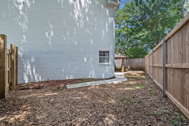 Building Photo - 27572 Claiborne Cir