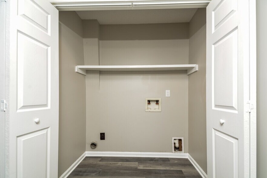 Building Photo - 7421 Trotter Rd